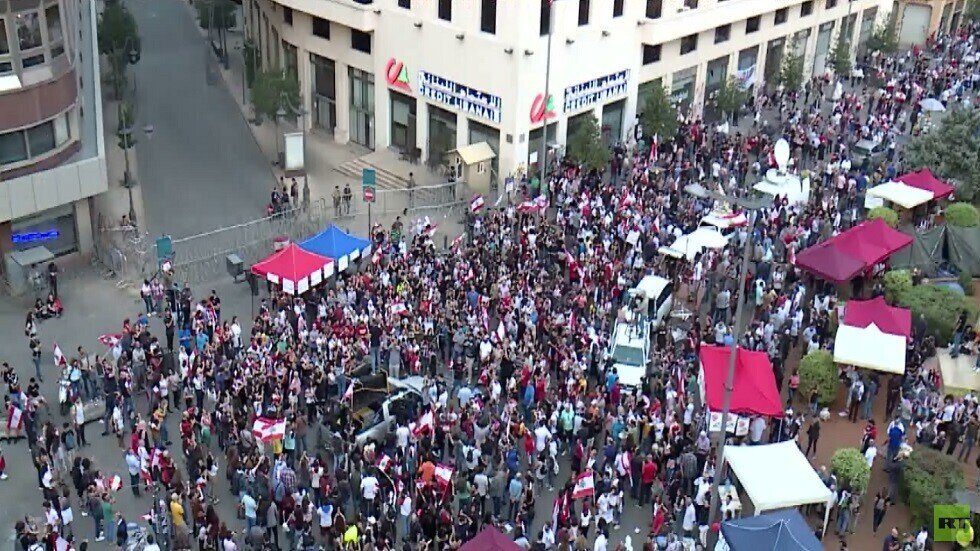 لبنان.. حراك متواصل وغياب للحلول