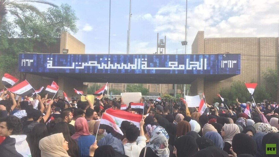 انضمام طلاب وأساتذة مدارس وجامعات بغداد للمظاهرات