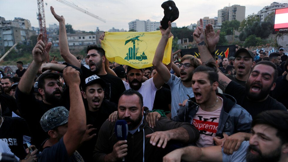 "حزب الله" و"حركة أمل" ينفيان تبليغ رسالة لقائد الجيش بفتح الطرقات