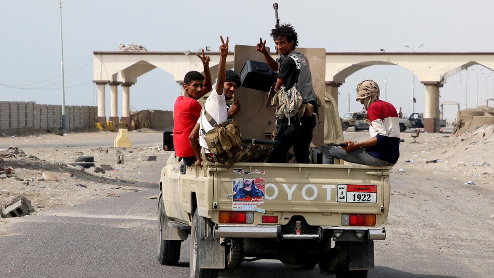دبلوماسي سعودي يكشف عن موعد توقيع 