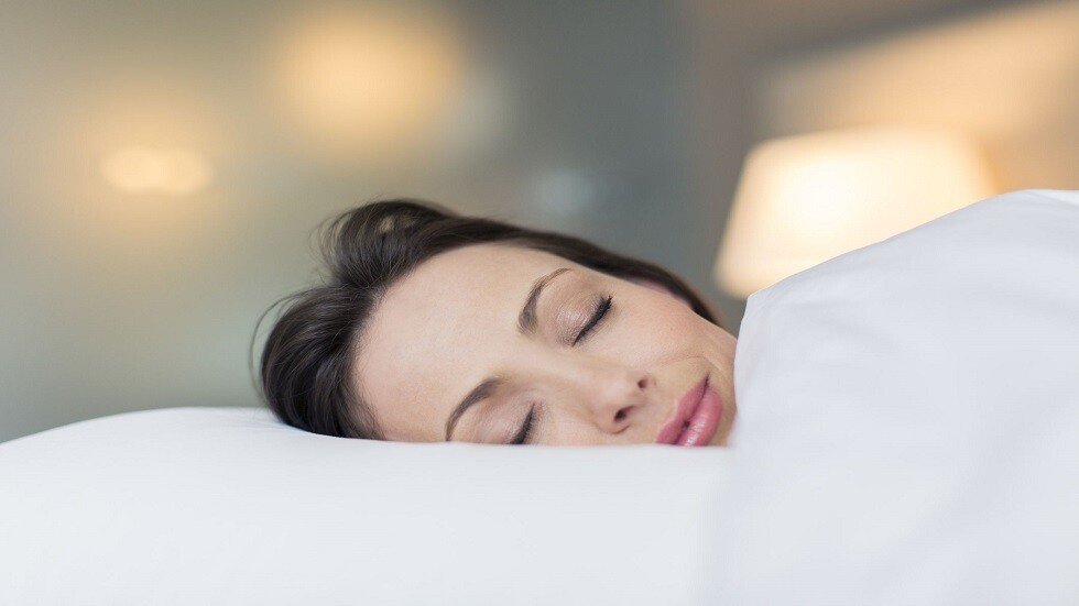 حيلة مدتها 10 دقائق تمنحك 44 دقيقة إضافية من النوم وأنت