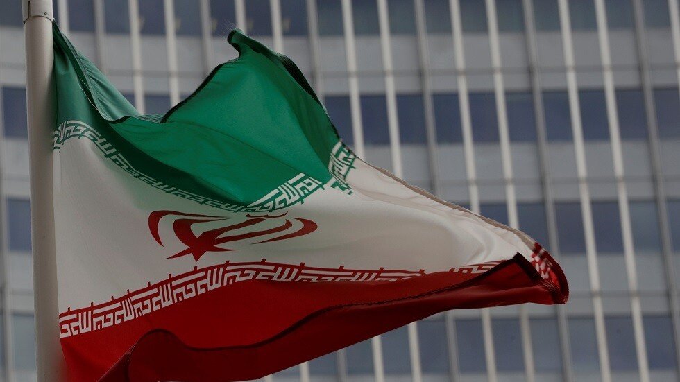 طهران تشحن أجهزة الطرد المركزي