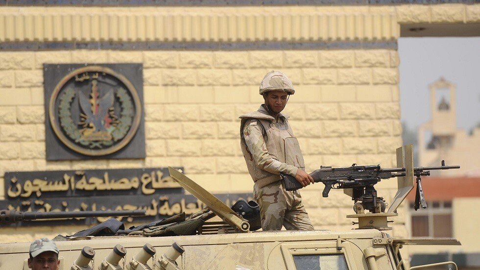 مصر.. الاستعلامات تنشر فيديو لزيارة أعضاء نيابة أمن الدولة العليا لسجون طره
