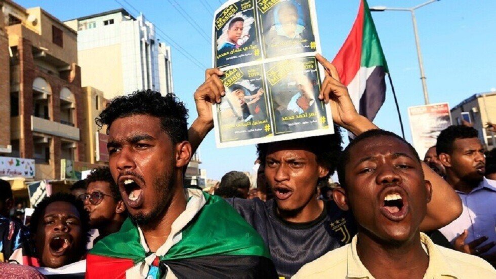 السودان: قرار بحل مجلس "الأحزاب الإفريقية" في محاولة لاجتثاث "الإخوان" بالسودان
