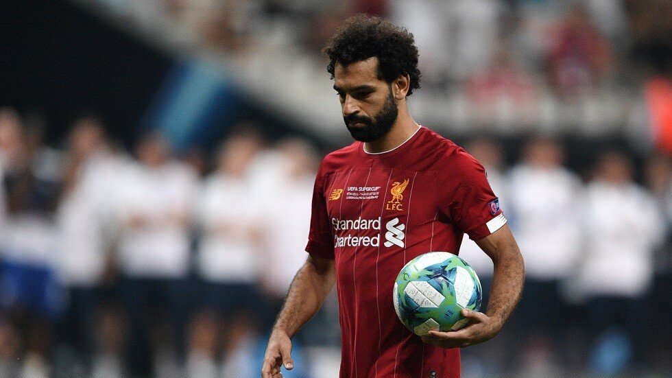 مدرب مصر يعلق على مغادرة صلاح معسكر 