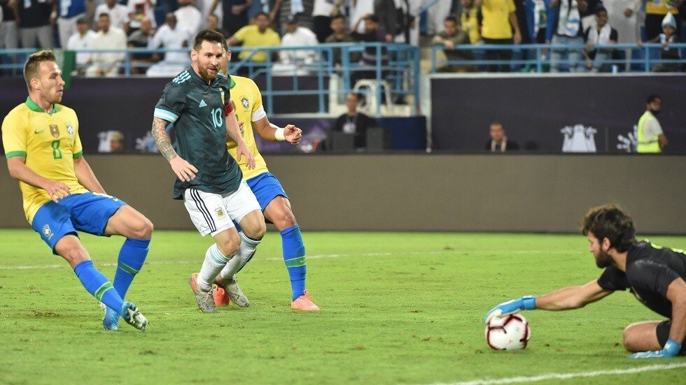 بالفيديو.. الأرجنتين تهزم البرازيل في "كلاسيكو الأرض"