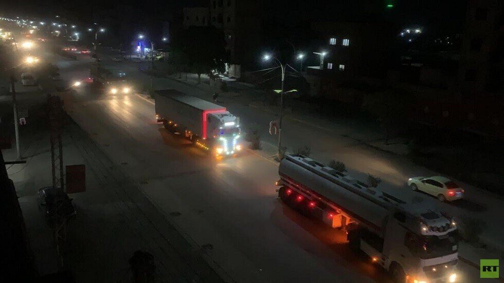 مراسل RT في سوريا: قافلة تابعة للتحالف الدولي دخلت القامشلي محملة بمواد لوجستية (صور + فيديو)