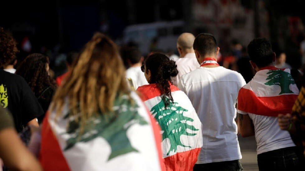 السفارة الأمريكية في لبنان توضح بتغريدة علاقتها بـ"بوسطة الثورة"