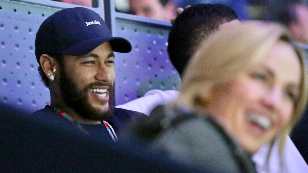 نيمار يظهر في مدريد ويجتمع مع لاعبي برشلونة