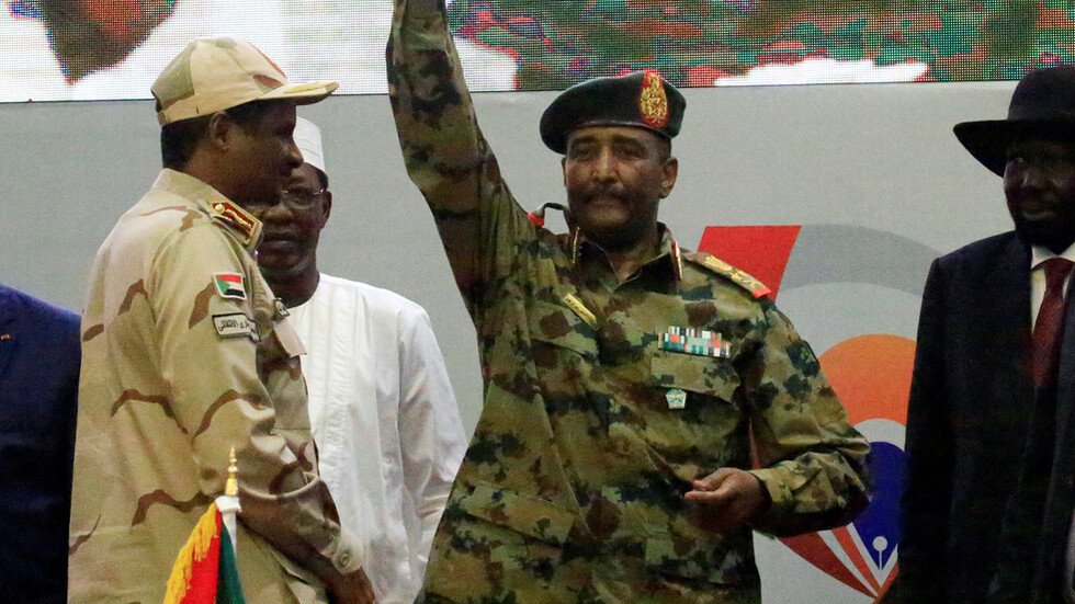 البرهان: نحن والمصريون إخوة لكن حلايب وشلاتين سودانية