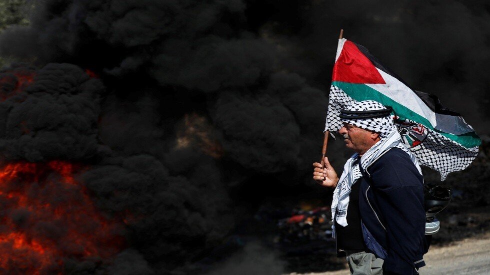 تحذير فلسطيني من مخاطر تشكيل مجلس للاندماج الإقليمي مع إسرائيل يضم كتابا وصحفيين وفنانين عربا