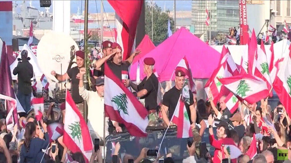 تظاهرات حاشدة في لبنان بمناسبة الاستقلال