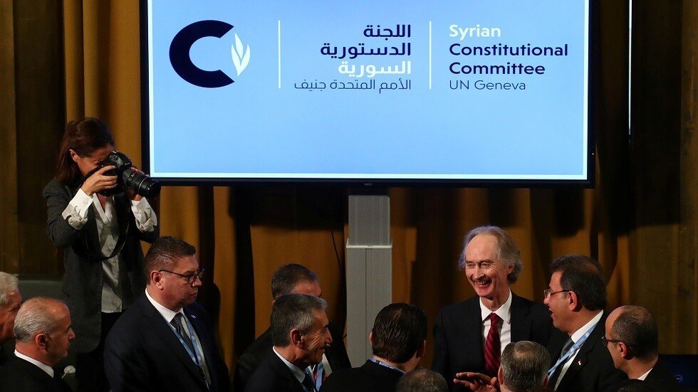 مراسلتنا: اللجنة المصغرة لصياغة الدستور السوري تفشل في عقد أول اجتماعاتها