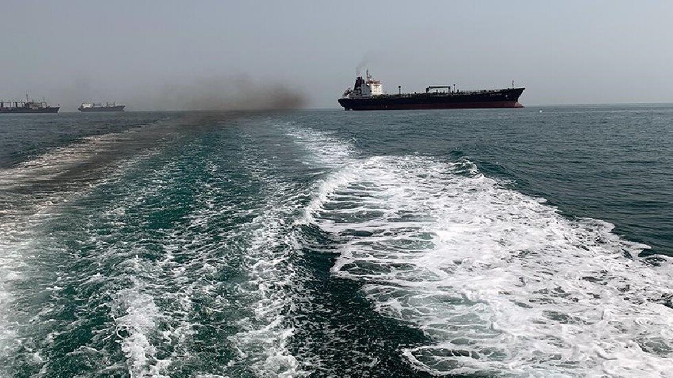"رويترز" نقلا عن مسؤول أمريكي: قطر والكويت توافقان على الانضمام للتحالف البحري