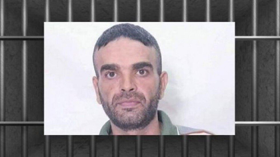 أمنية لم تتحقق.. مناشدة الأسير أبو دياك في رسالته الأخيرة (صورة)