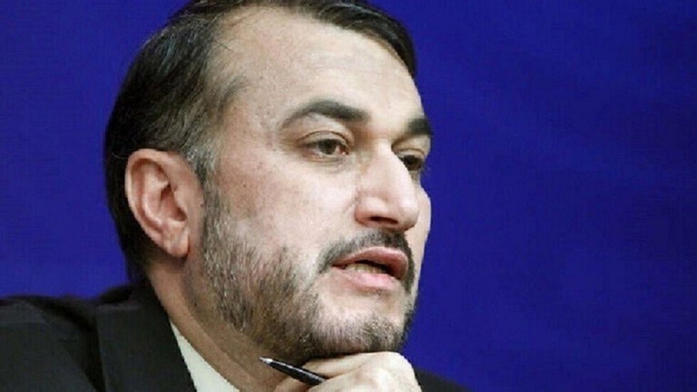 مسؤول إيراني: هؤلاء من هتكوا حرمة كربلاء والنجف!