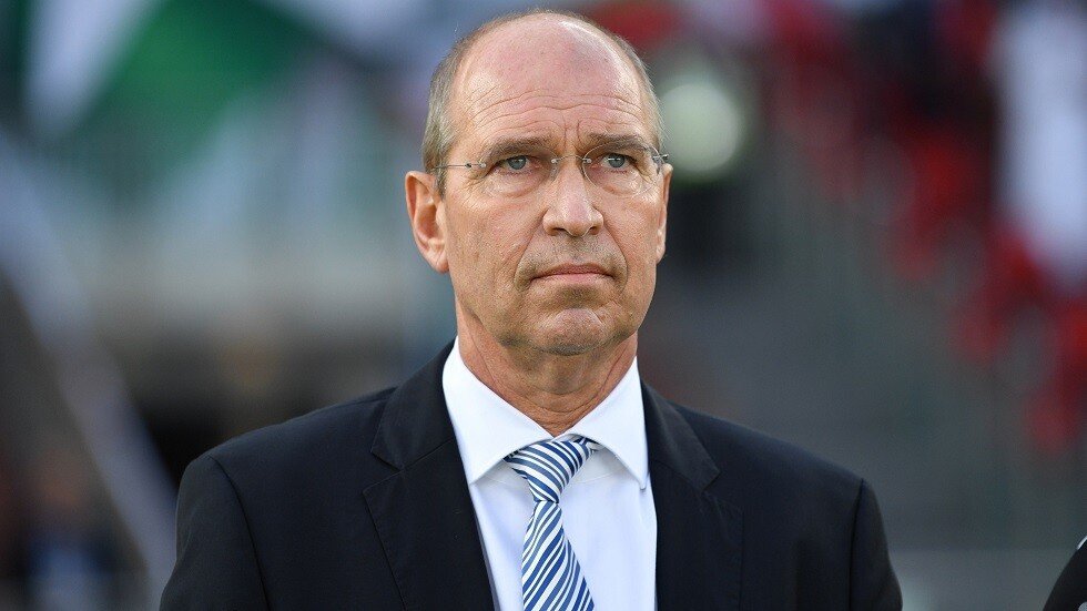 وفاة مدرب عمان ومنتخب المغرب السابق