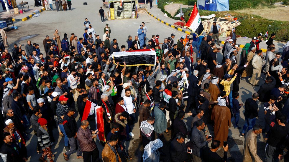 مراسلنا: مقتل طفلة برصاصة طائشة أمام منزلها قرب ساحة ثورة العشرين في النجف