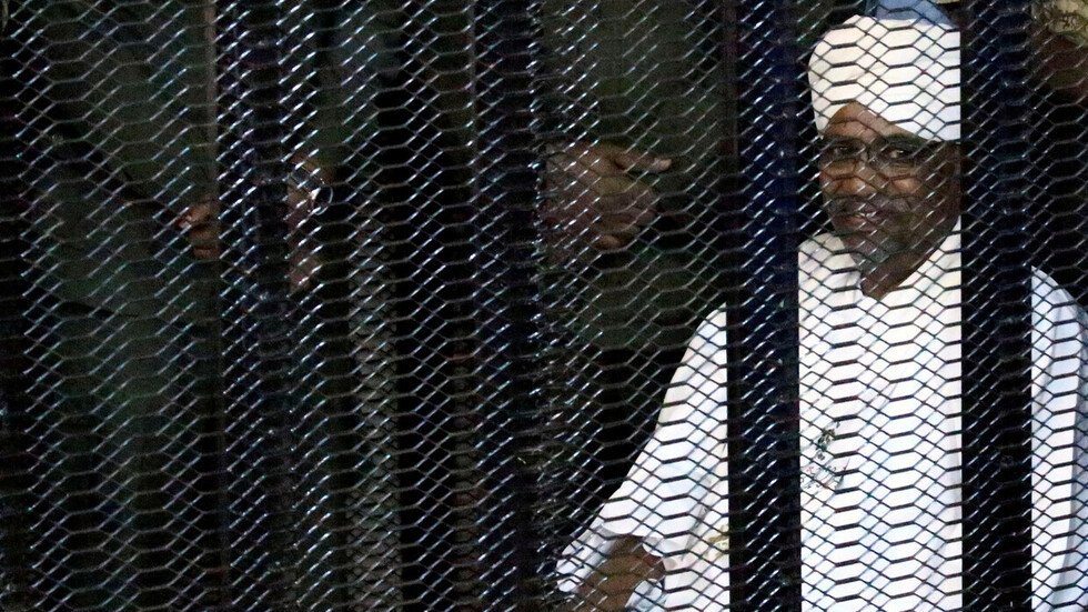 شقيق البشير يخرج عن صمته ويتحدث عن نقاشات عائلية ما قبل السقوط