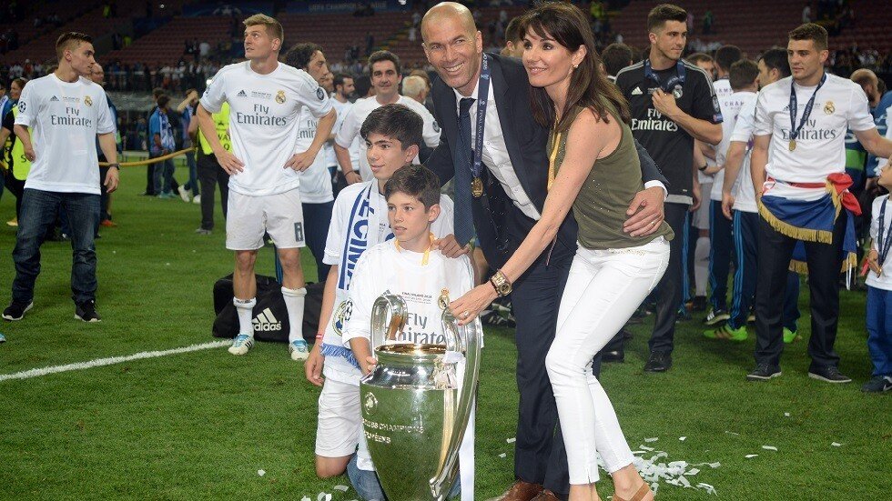 زيدان يحتفل بهدف "رائع" لنجله الأصغر بقميص ريال مدريد (فيديو)