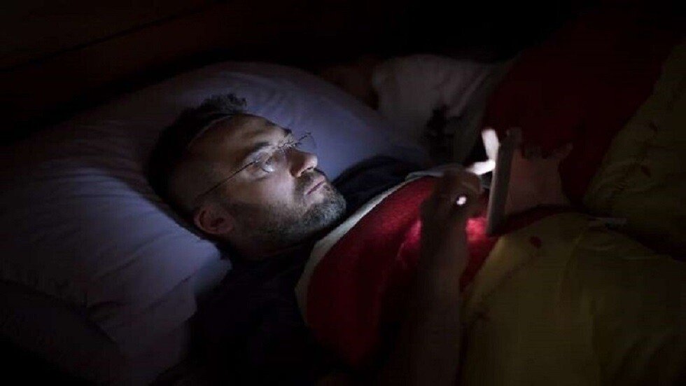 أسباب تجعلك تستيقظ من النوم بانتظام كل ليلة