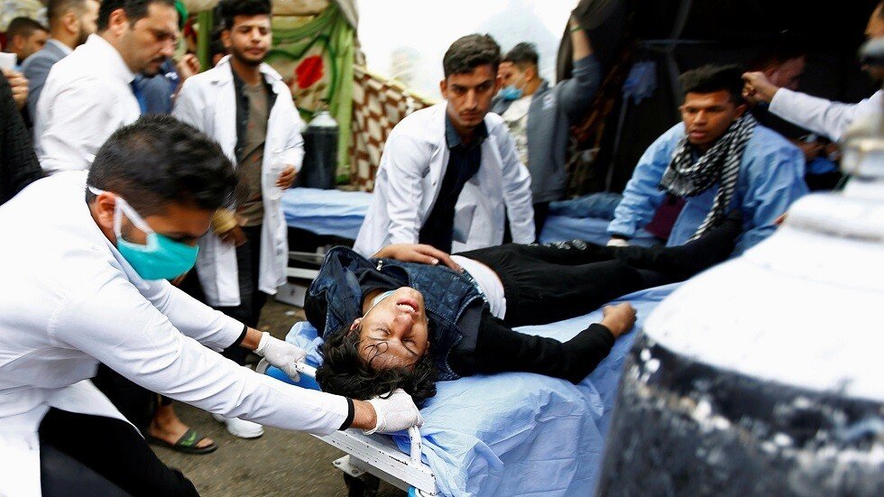 مراسلنا: نحو 20 حالة طعن في ساحة التحرير ببغداد