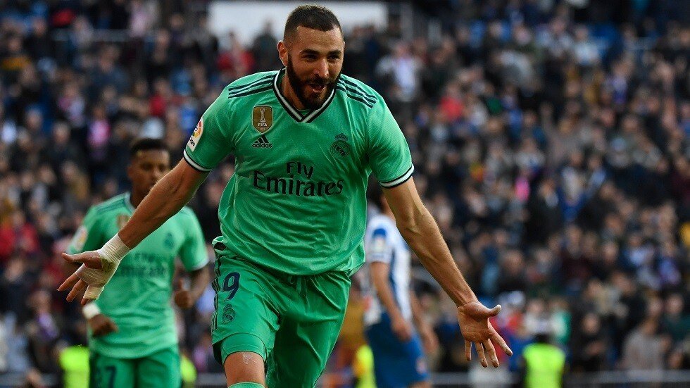 ريال مدريد يهزم إسبانيول وينتزع صدارة الدوري الإسباني 