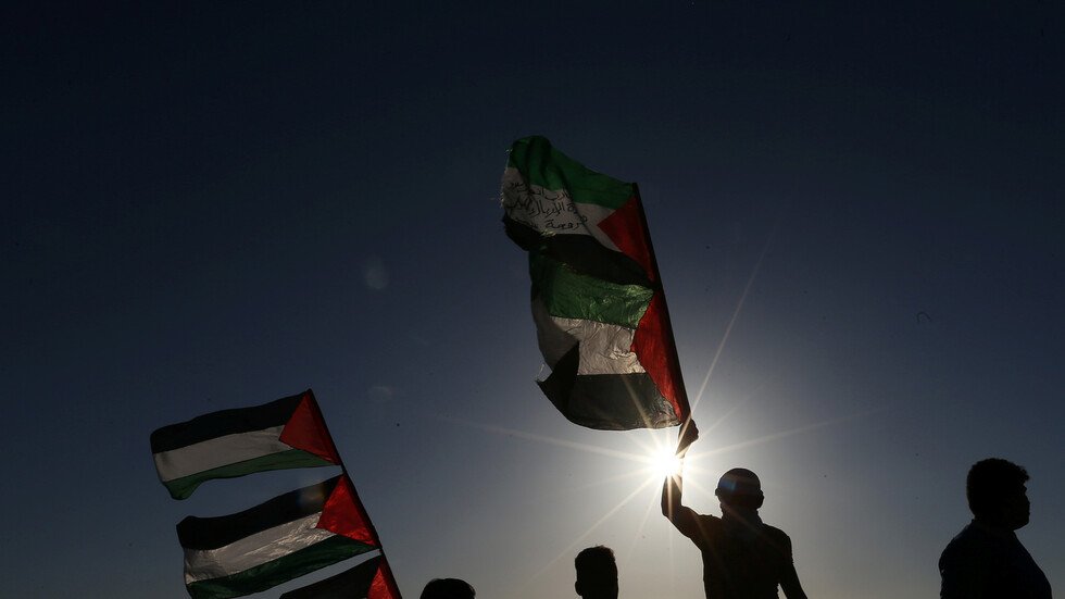 "حماس" توافق على إجراء انتخابات تشريعية ورئاسية وفق رؤية عباس