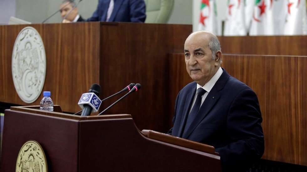 تبون: ملتزمون بالتغيير وأدعو المواطنين لليقظة والتجند لبناء جزائر جديدة