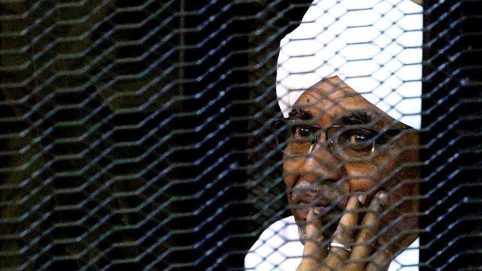 الحكم بمصادرة أموال البشير والتحفظ عليه لمدة عامين في الإصلاح الاجتماعي