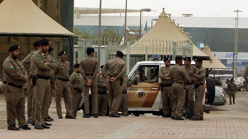 السلطات السعودية تفتح تحقيقا وتتوعد المقصرين في حادثة انتحار "فتاة جازان"