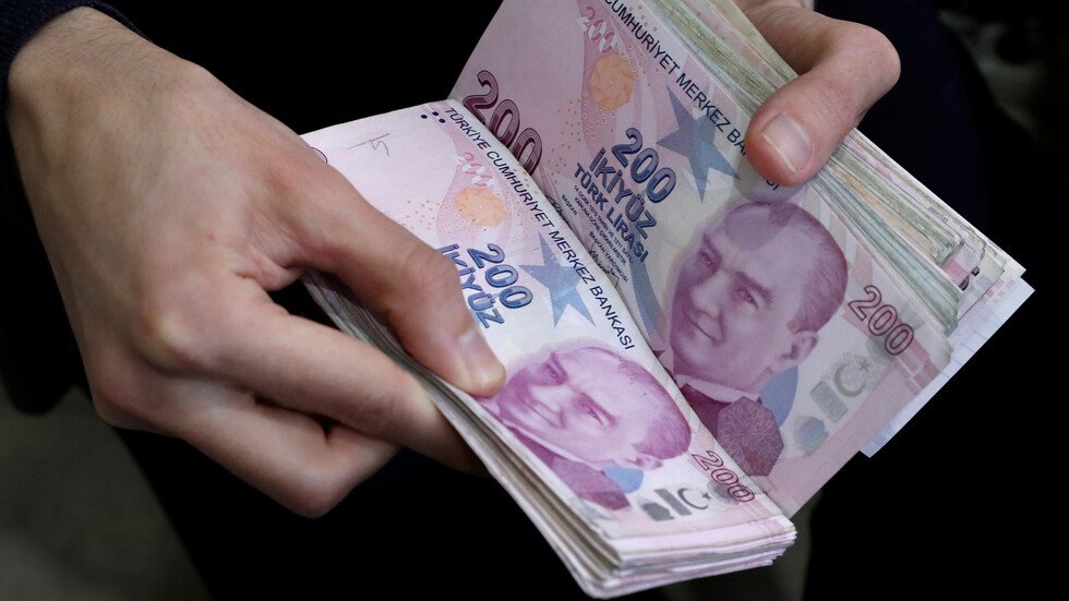 الليرة التركية في أضعف مستوياتها