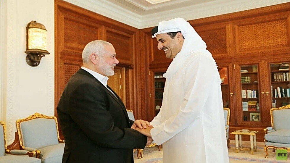 وفد من حماس برئاسة هنية يبحث مع أمير قطر 