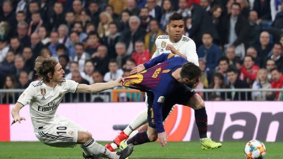 تاريخ مواجهات الكلاسيكو بين برشلونة وريال مدريد على ملعب 
