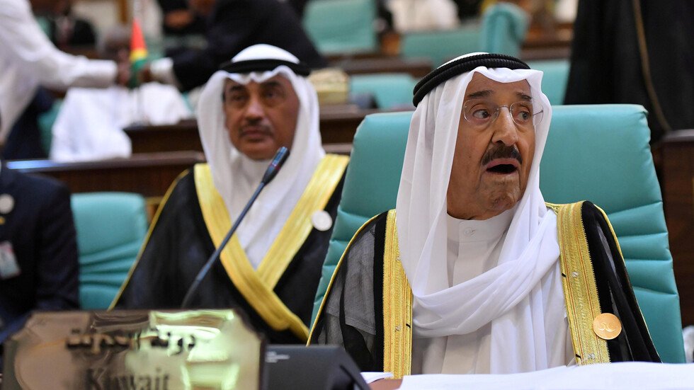 أمير الكويت يلتقي أعضاء الحكومة الجديدة: أمامكم مسؤوليات كبيرة