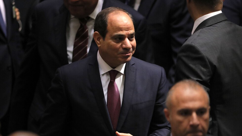 السيسي: أنا مسالم ولكني مقاتل شريف عندما يفرض علي القتال