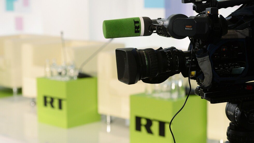 لجنة الحزب الديموقراطي الأمريكي تدعو لتجنب RT و Sputnik