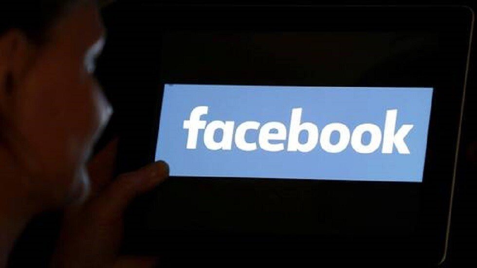 "فيسبوك" يحذف شبكة حسابات وهمية تنشر مواد "مضللة" مؤيدة لترامب