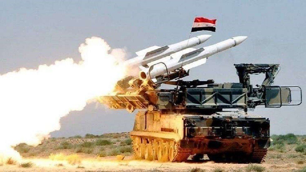"سانا": الدفاعات السورية تتصدى في أجواء دمشق لصواريخ معادية قادمة من الأراضي المحتلة