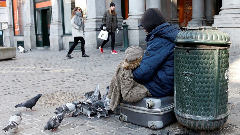 ألمانيا.. عابر سبيل يعيد كيسا ضائعا بداخله 16 ألف يورو لصاحبه