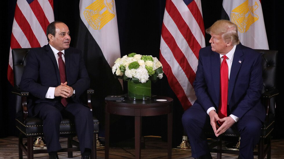 السيسي يؤكد لترامب "أهمية" دور جيش حفتر في "مكافحة الإرهاب" بليبيا وضرورة وقف التدخلات الخارجية فيها