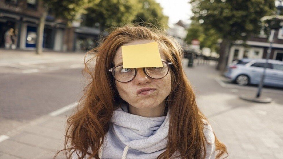 سبب غير متوقع يدفع الناس لتذكر الحقائق بشكل خاطئ!