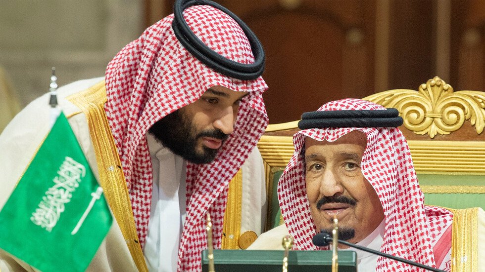 الملك سلمان وولي عهده يعزيان السيسي