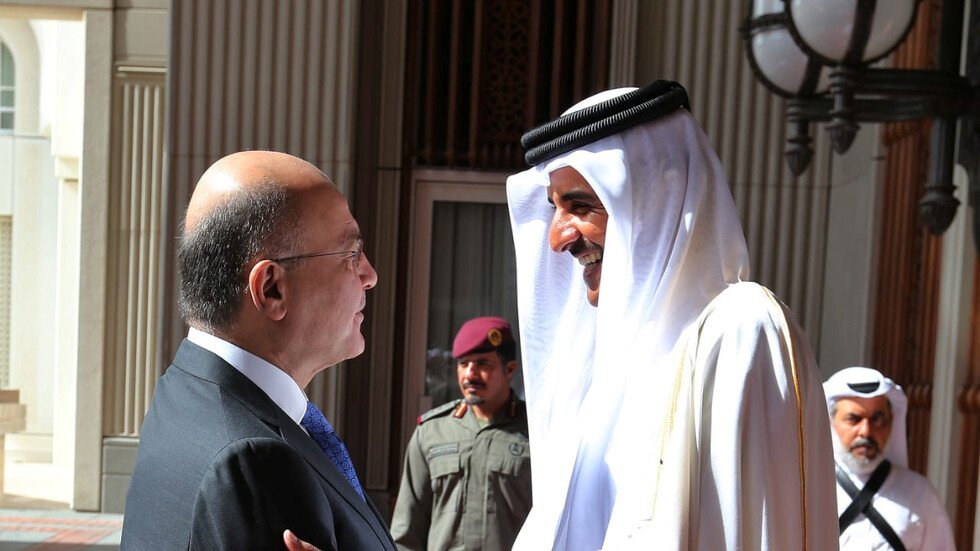 أمير قطر يتصل برئيس العراق لبحث مستجدات الأوضاع هناك