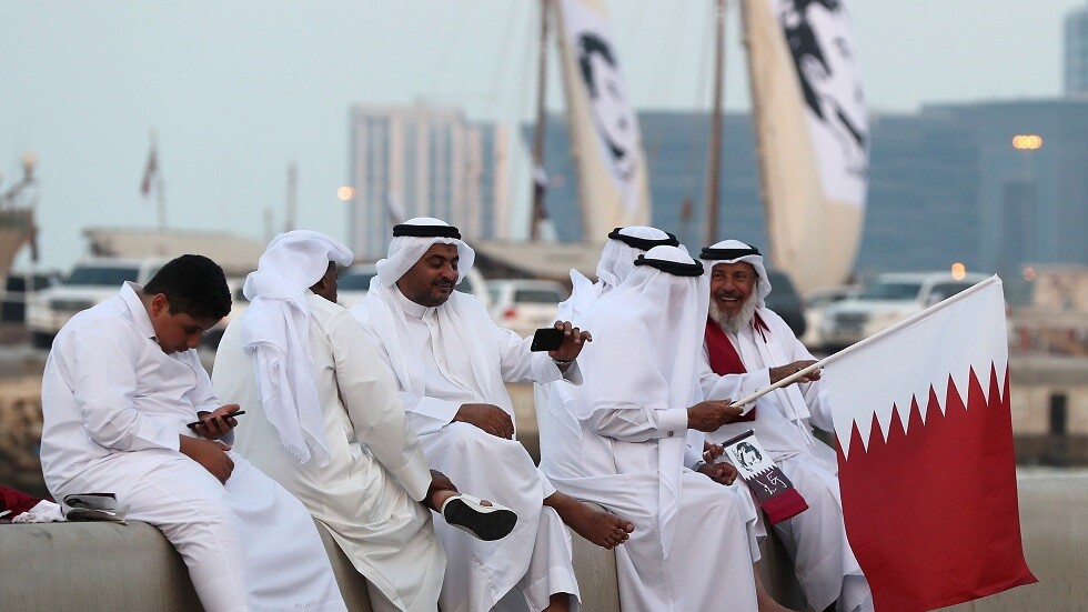 قطر.. إقرار إجازة لرعاية الوالدين مدتها سنة قابلة للتجديد وبراتب أساسي