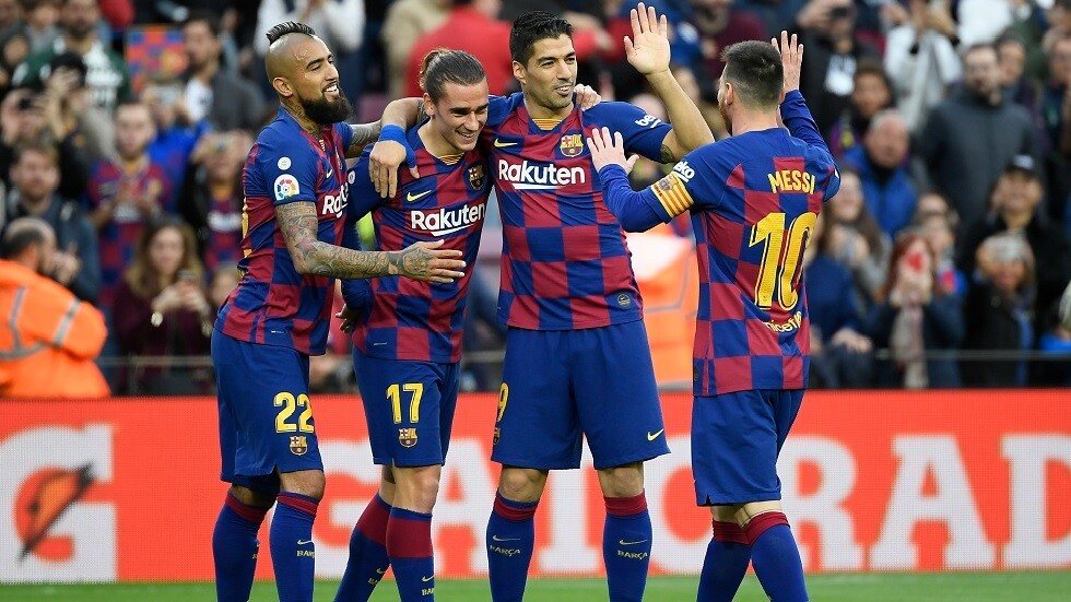 متاعب برشلونة تتفاقم.. مهاجم الفريق قد يخضع لجراحة عاجلة في الركبة
