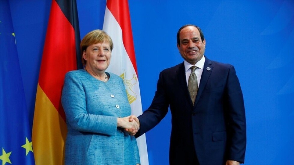 السيسي وميركل يؤكدان رفض التدخلات الأجنبية في ليبيا