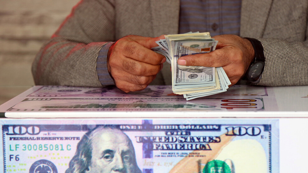 خفض أسعار الفائدة المرجعية بسوق بيروت