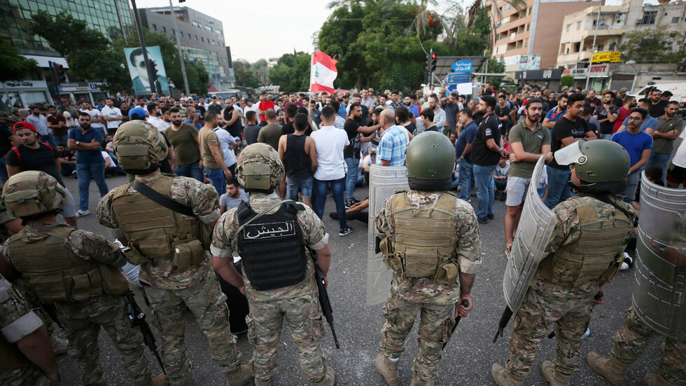 لبنان.. بيان رسمي تعقيبا على فيديو لتعرض محتجين موقوفين للضرب