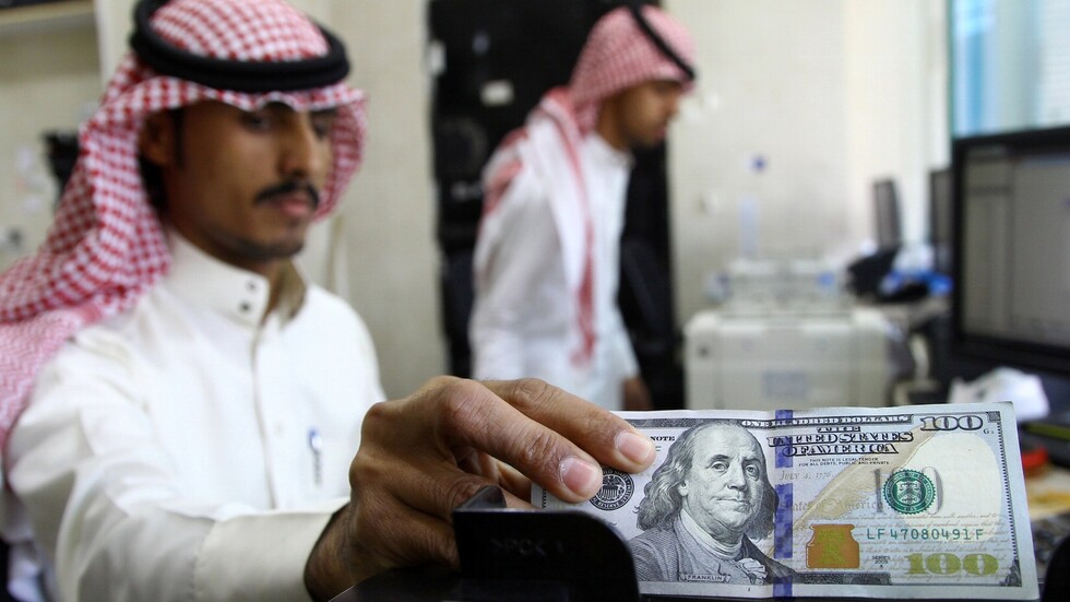السعودية تبدأ تسويق سندات مقومة بالدولار